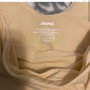 SKIMS BODYSUIT NWT LARGE